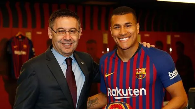 Reforço do Barça, zagueiro colombiano comemora chance no 'melhor clube do mundo'