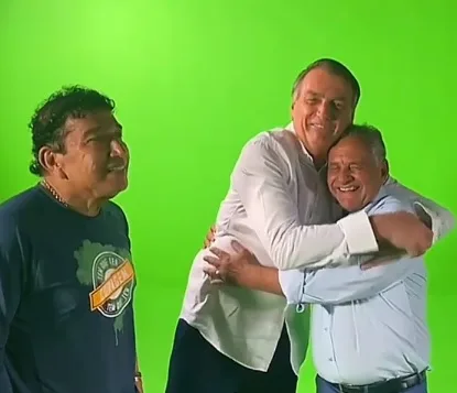 Em vídeo, Bolsonaro chama Manato de "velho amor" e nega apoio a outro candidato no ES