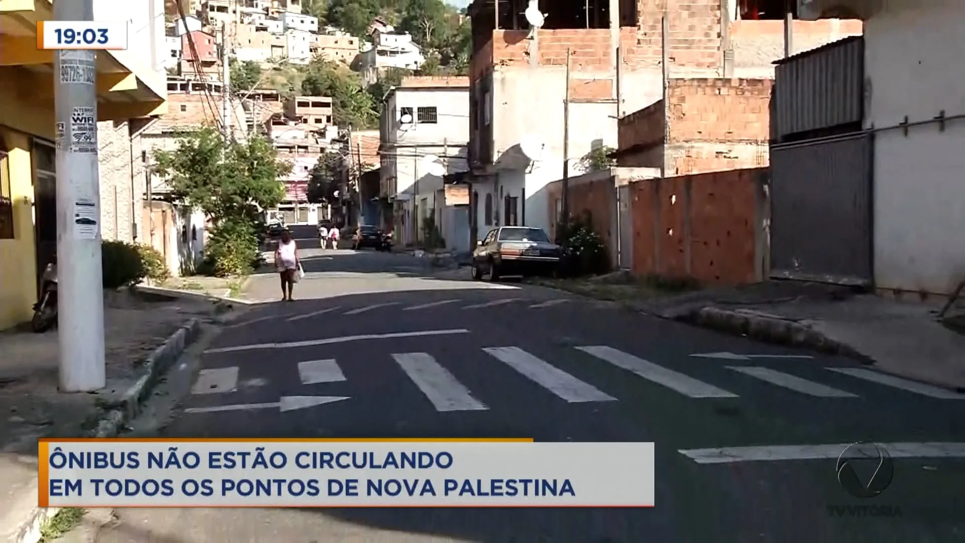 Escola sem aulas e ônibus sem circular em bairro de Vitória