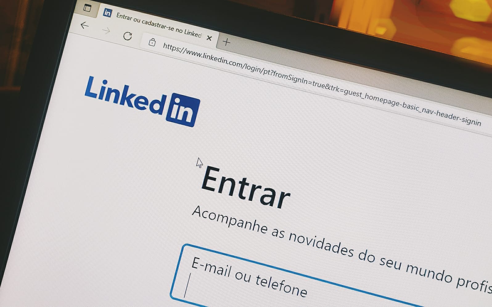 LinkedIn e justa causa: difamar empresa leva à demissão? Entenda