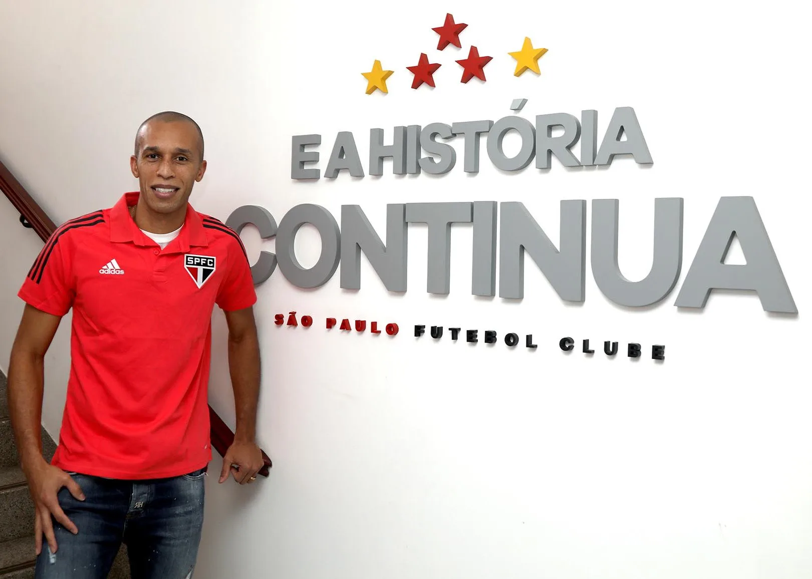 Miranda exalta retorno ao São Paulo, compara Crespo com Simeone e projeta seleção