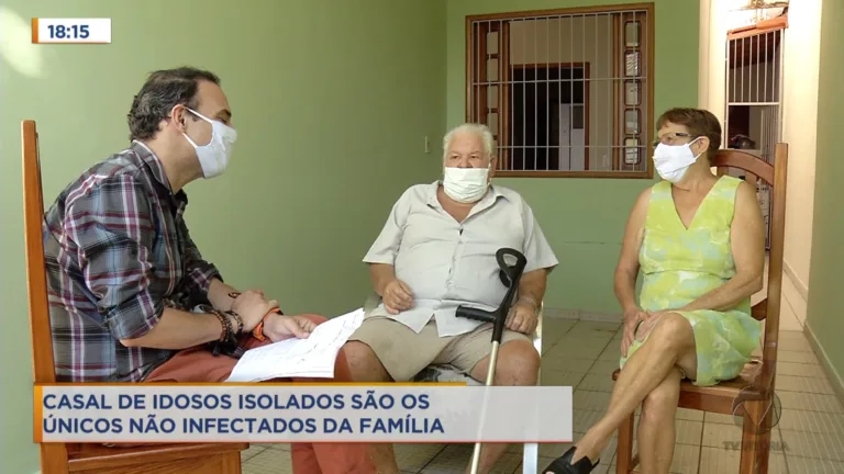 Casal de idosos isolados são os únicos não infectados em família