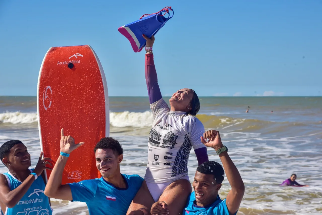 Capixaba Neymara Carvalho conquista categoria profissional do Mundial de Bodyboarding na Serra