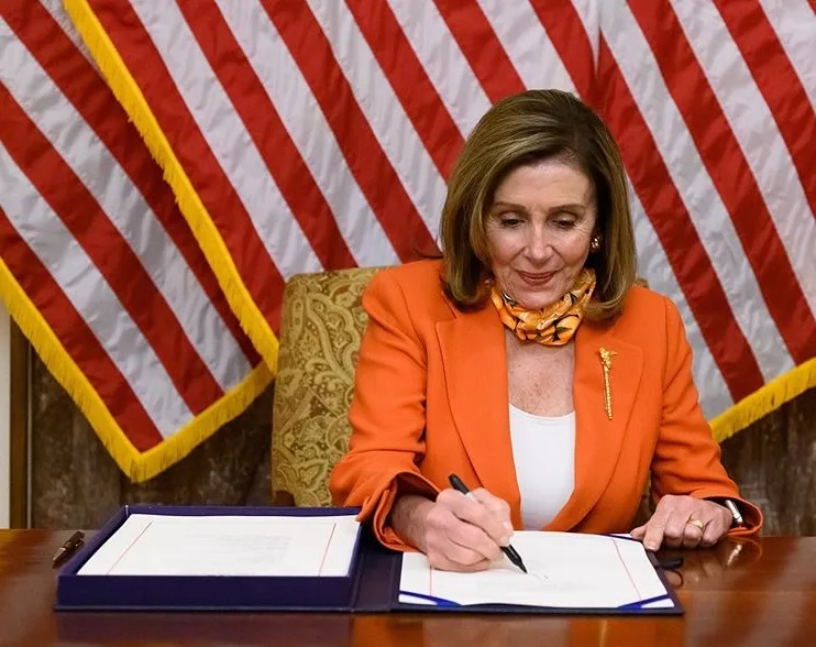 Pelosi promete agilidade em pacote, mas reconhece apoio republicano incerto