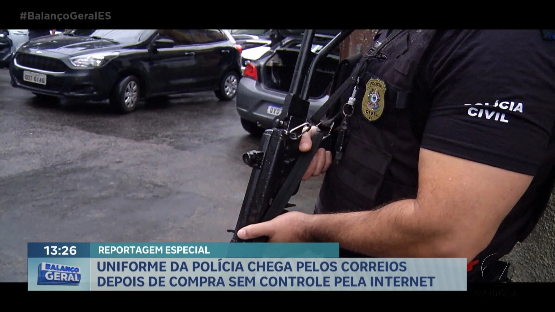 Uniforme da polícia chega pelos correios depois de compra sem controle pela internet