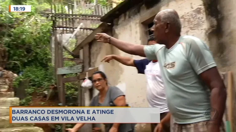 Chuva causa queda de barranco que atinge duas casas em Vila Velha