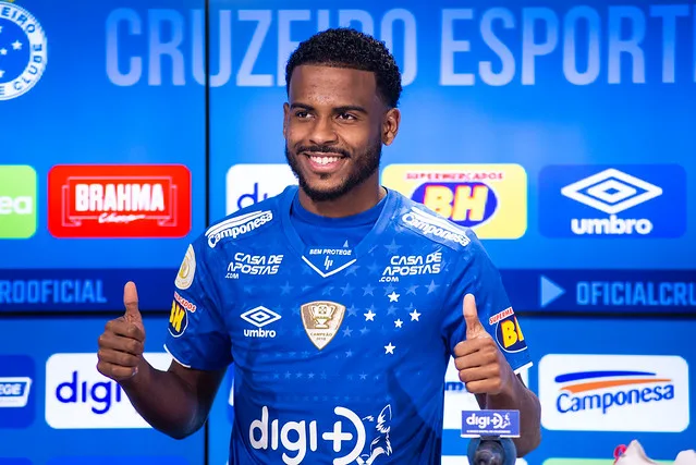 Ezequiel diz ser 'jogador que desequilibra' e promete 'encaixar bem' no Cruzeiro