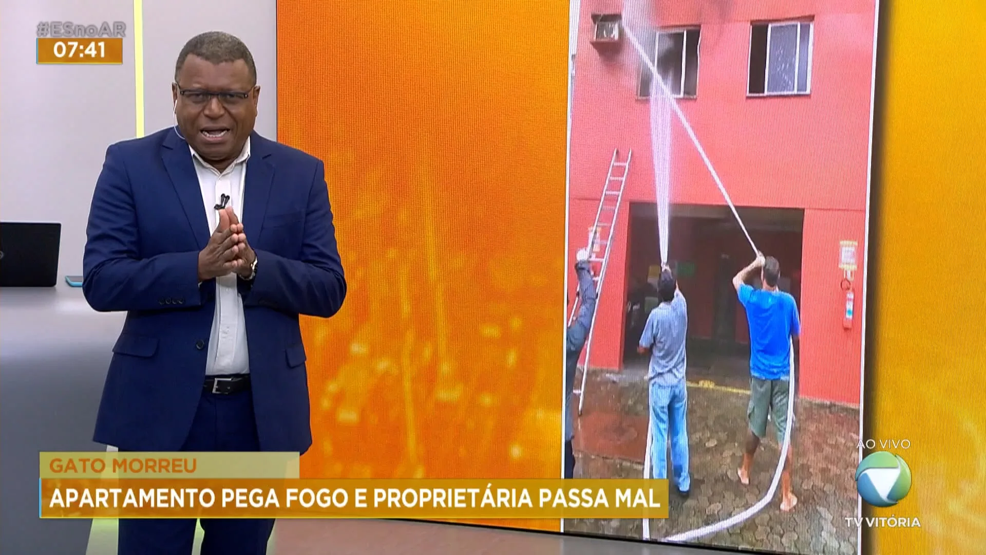 Apartamento pega fogo e gato morre