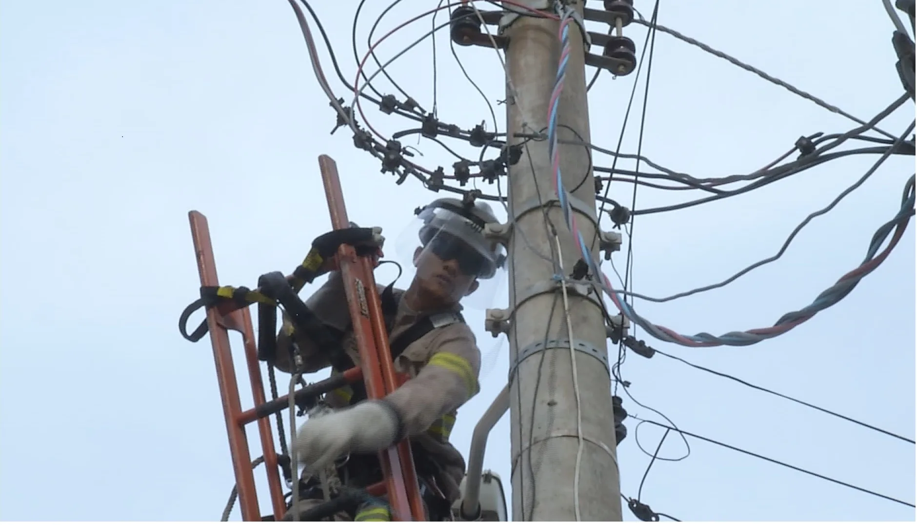 Furto de energia traz prejuízos e riscos para a população