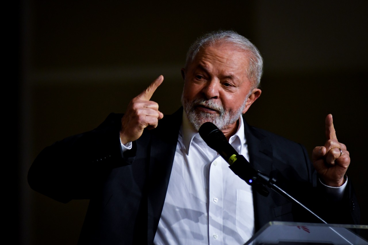 Lula promete reajuste anual do IR e estuda isenção para quem ganha até R$ 5 mil