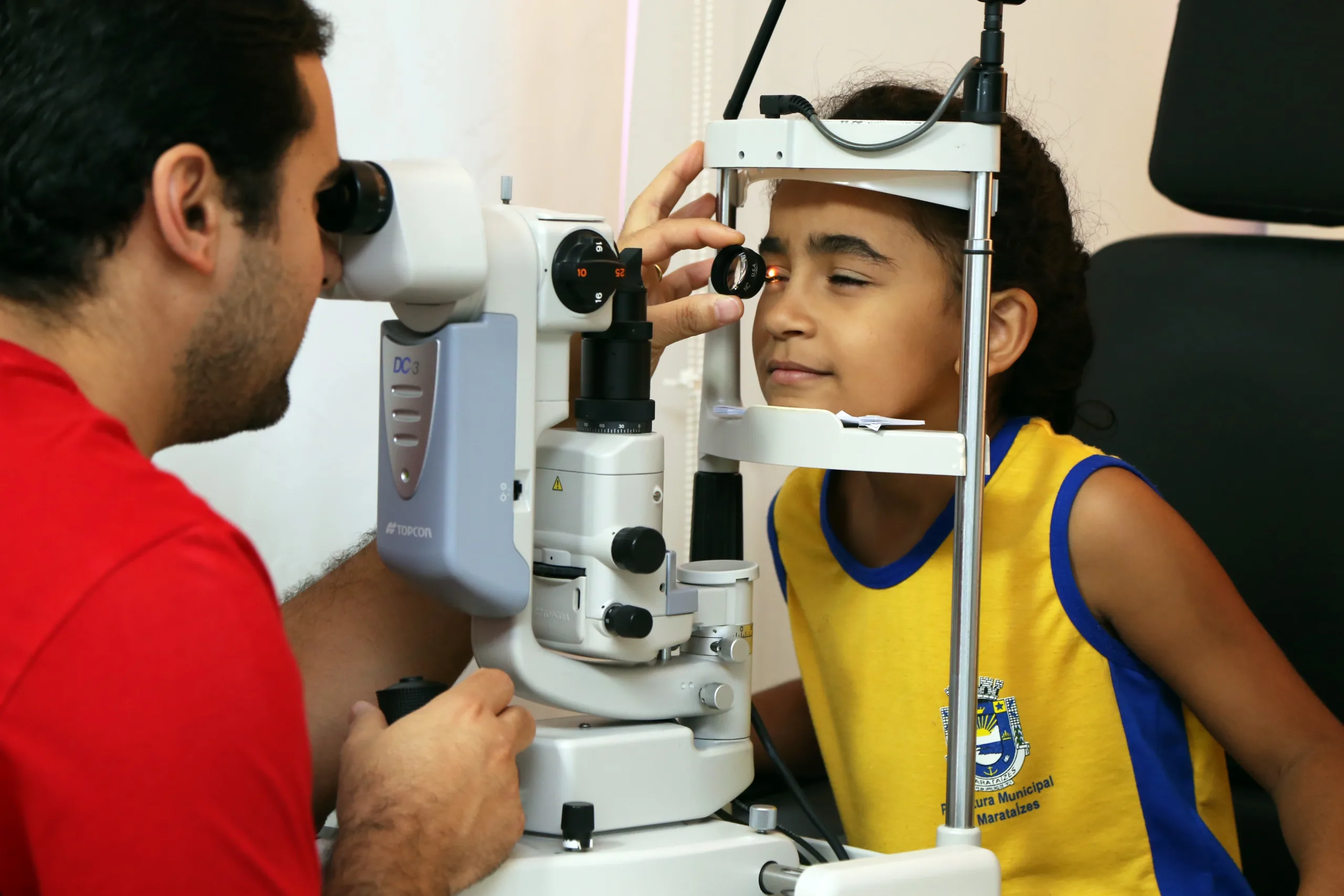 Programa Vi Ver entrega óculos de grau gratuitamente para alunos de Marataízes