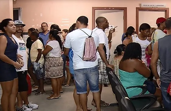 Pacientes esperam por mais de 7 horas por atendimento no PA da Glória