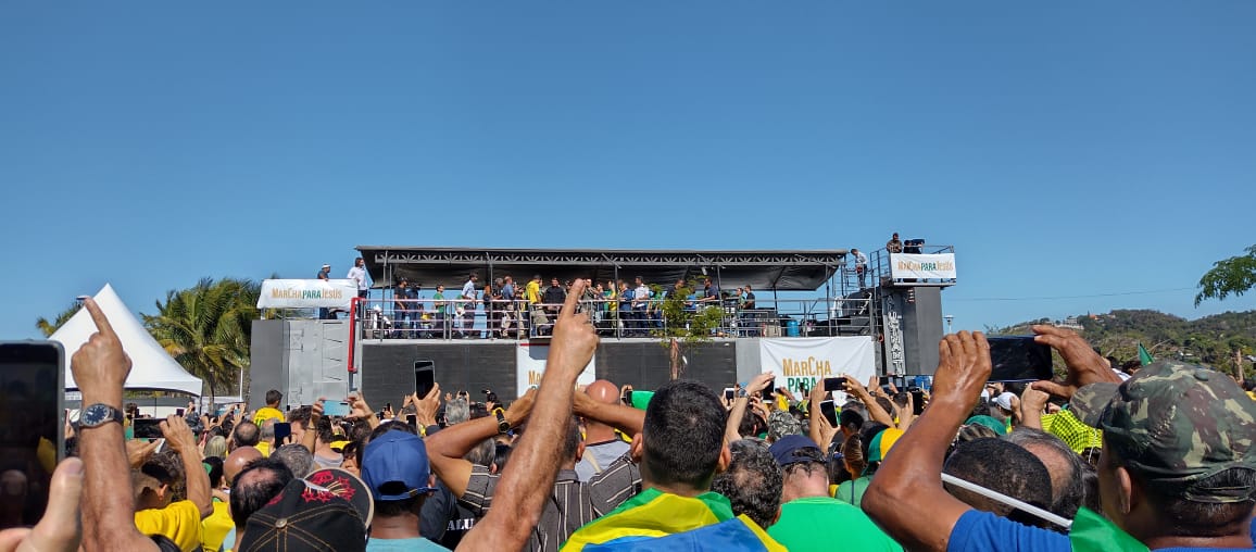 No ES, Michelle Bolsonaro quebra protocolos e fala sobre "lutar contra forças do mal"