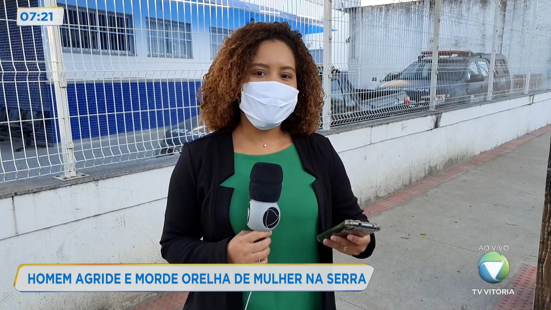 Homem agride e morte orelha de mulher na Serra