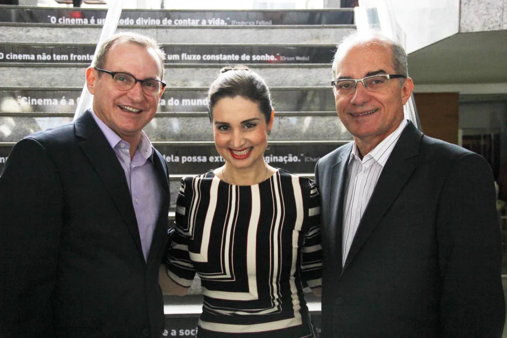 Foto Flavia Rodriguez, Alexandre Theodoro e Haroldo Rocha_café de cannes