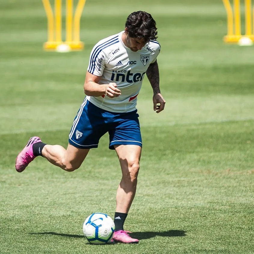 Técnico Fernando Diniz e jogadores saem em defesa de Pato no São Paulo