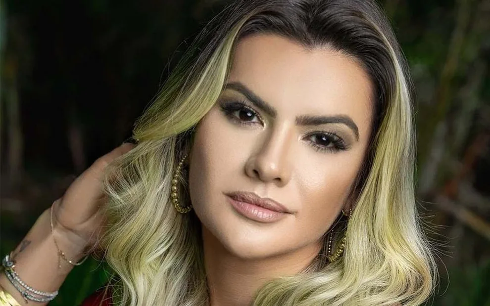 Mirella Santos desmaia em casa, bate a cabeça e vai para o hospital