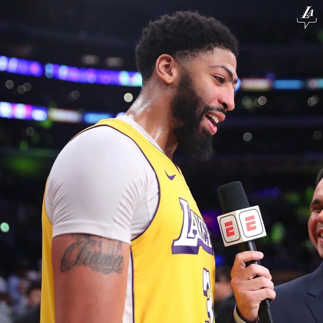 Davis brilha e Lakers vencem Pelicans; Celtics levam sufoco, mas superam Hawks