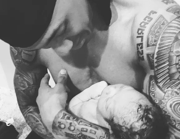 Nick Cannon, ex-marido de Mariah Carey, é pai novamente
