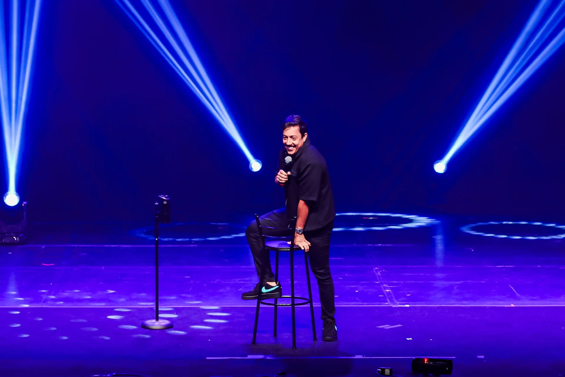 De volta a Vitória, Renato Albani chega com show "Zona de Conforto" neste sábado