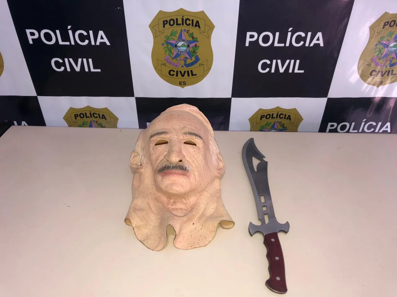 Polícia identifica "mascarado" que ameaçou moradores de Cachoeiro de Itapemirim com facão