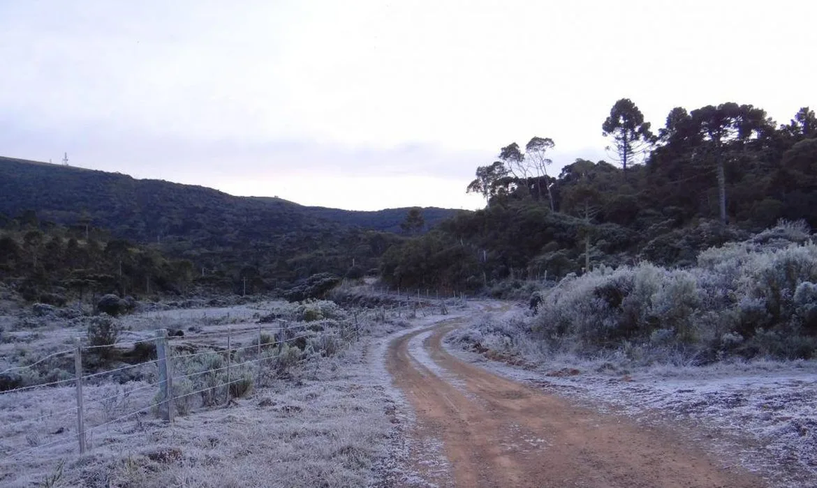 Primavera chega com neve e temperatura negativa em Santa Catarina