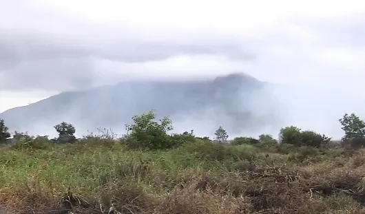 Operação para combater incêndio em área de turfa não tem previsão para ser encerrada