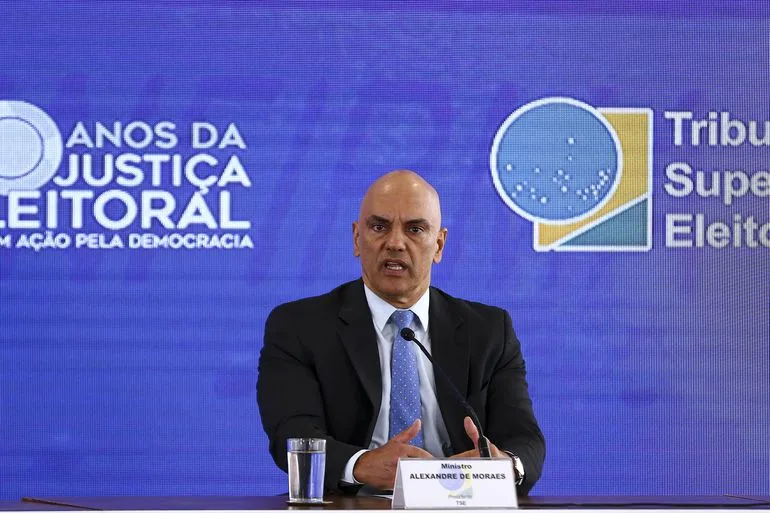 O presidente do Tribunal Superior Eleitoral, Alexandre de Moraes, durante coletiva de imprensa no Centro de Divulgação das Eleições.