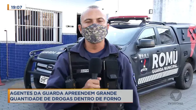 Suspeito preso por tráfico escondia drogas no fogão da casa