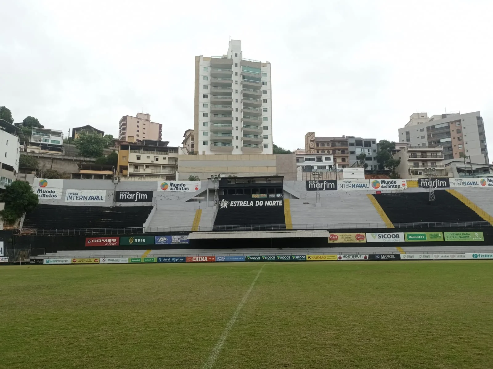 Com gol no fim, Pinheiros surpreende Estrela no Sumaré e fica próximo da vaga na Copa ES