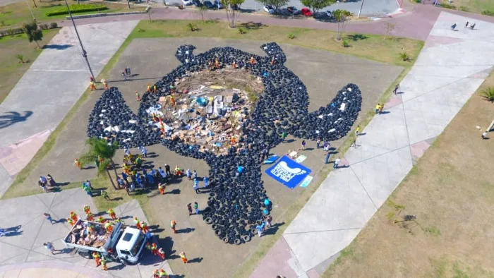 Mutirão de limpeza da baía de Vitória