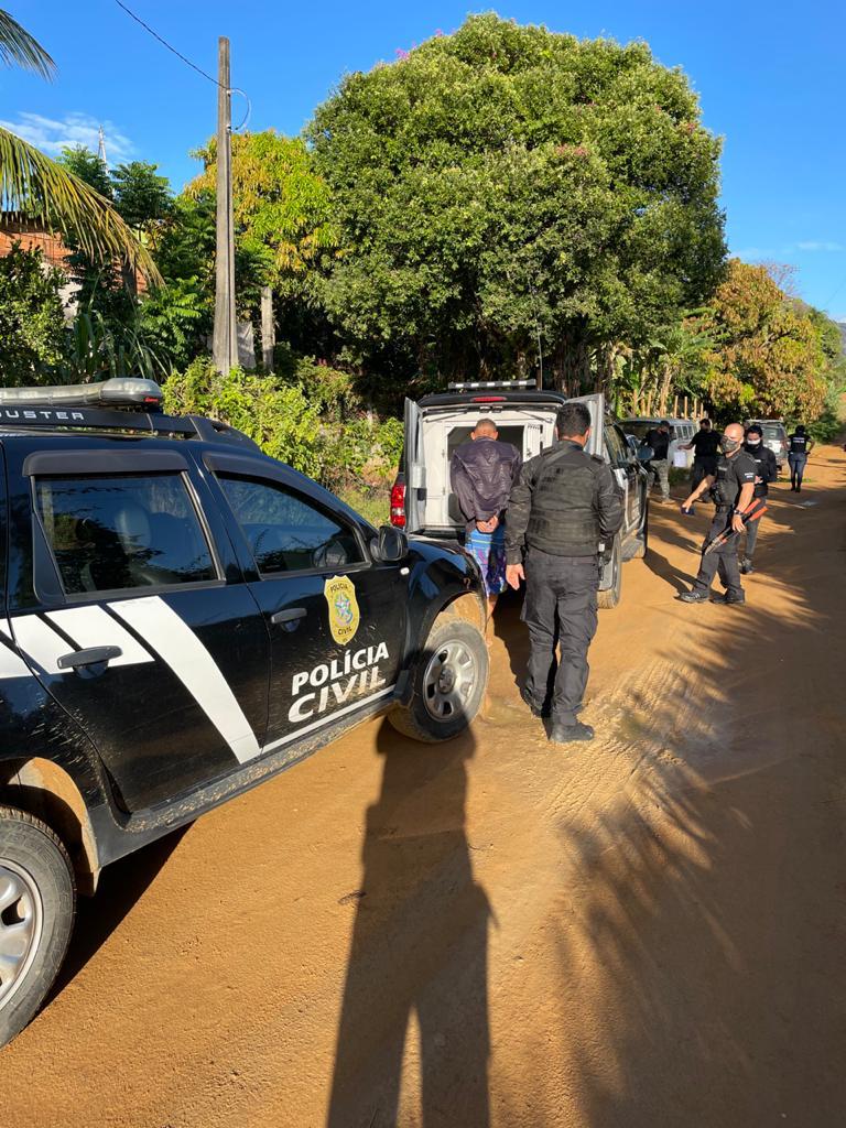 Polícia prende três suspeitos de roubar rede de postos de combustíveis em Guarapari