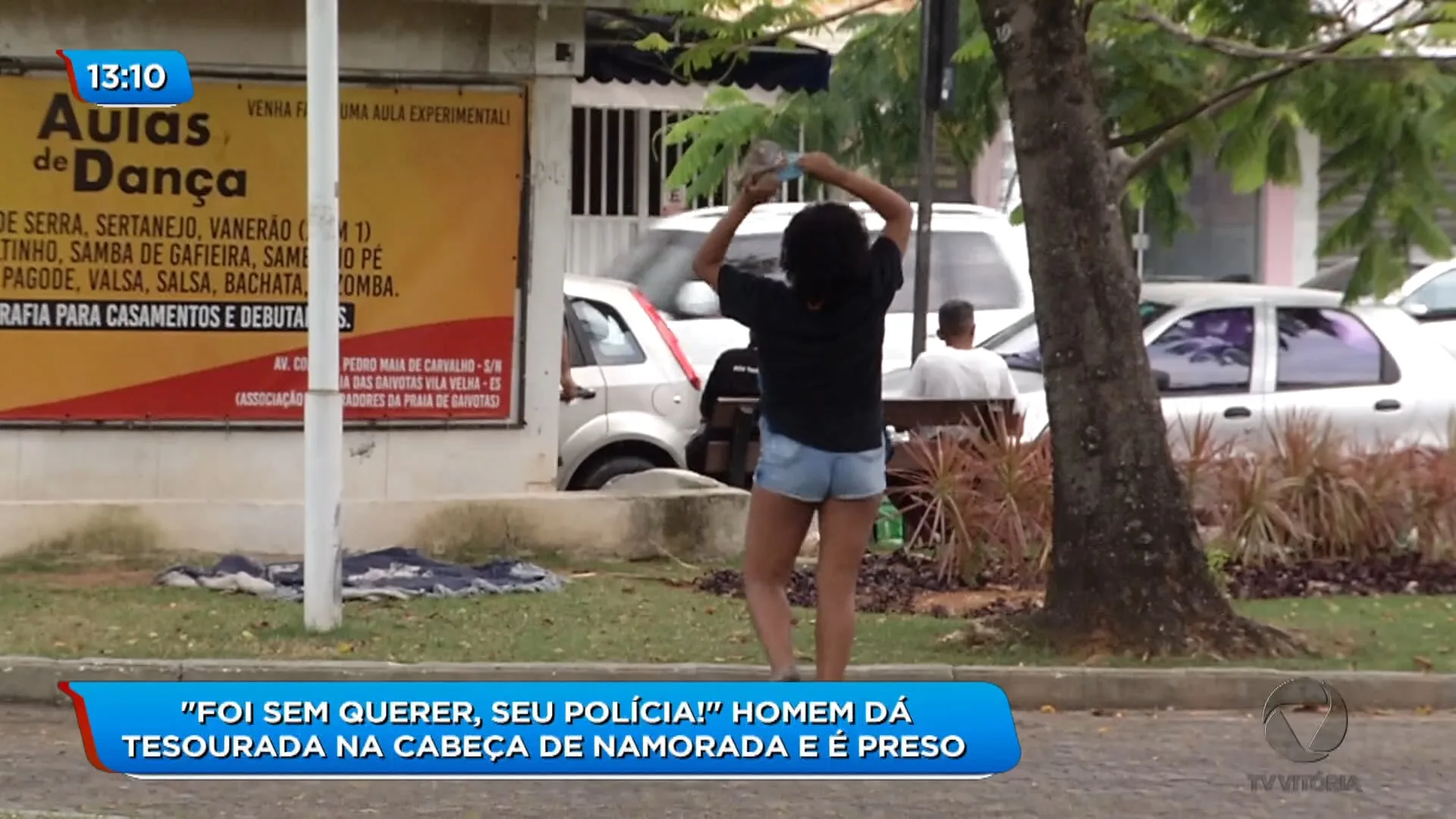 Mulher é agredida com tesouradas