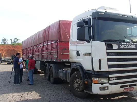 Como funciona o torque das abraçadeiras durante a manutenção do cardan