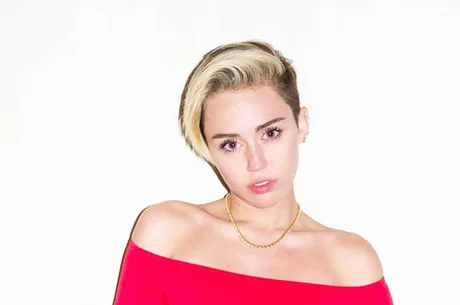 Miley Cyrus apresenta 'Malibu' ao vivo pela primeira vez