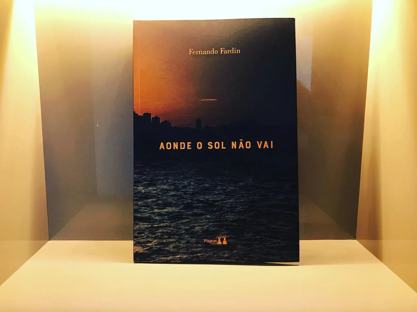 Aonde o sol não vai, de Fernando Fardin