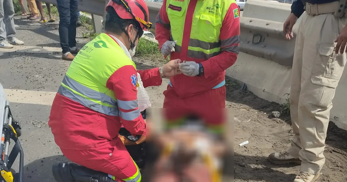 Homem tem surto, ameaça policiais e tenta se jogar de viaduto na Serra