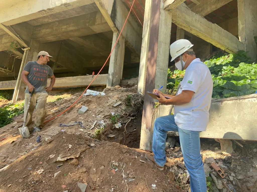 Fiscalização do Crea-ES aponta risco de desabamento em prédio de Jardim Camburi