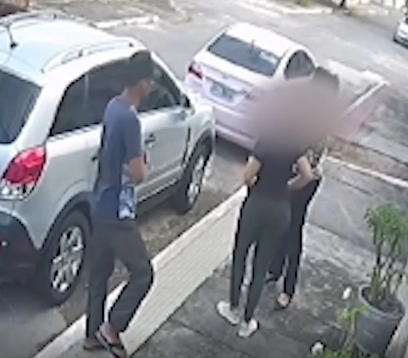 VÍDEO | Mulher tem carro roubado e ainda precisa ensinar assaltante a dar partida no veículo