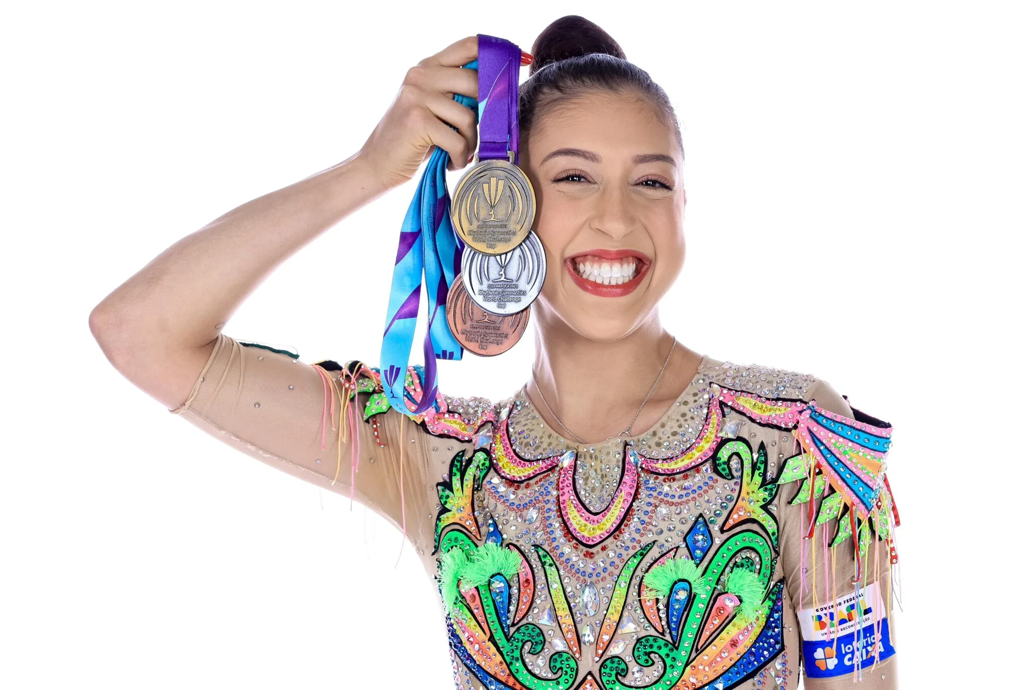 Deborah exibe medalhas conquistadas em competição mundial realizada em 2023 - FOTO: Instagram / @deborahmedradobarbosa