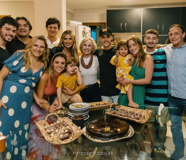 DJ famoso do ES, Bero Costa ganha festa de aniversário surpresa. Veja fotos!