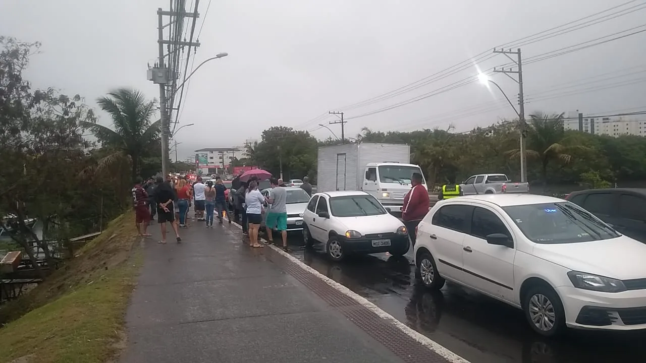 VÍDEO | Comerciantes fazem protesto no Centro de Guarapari