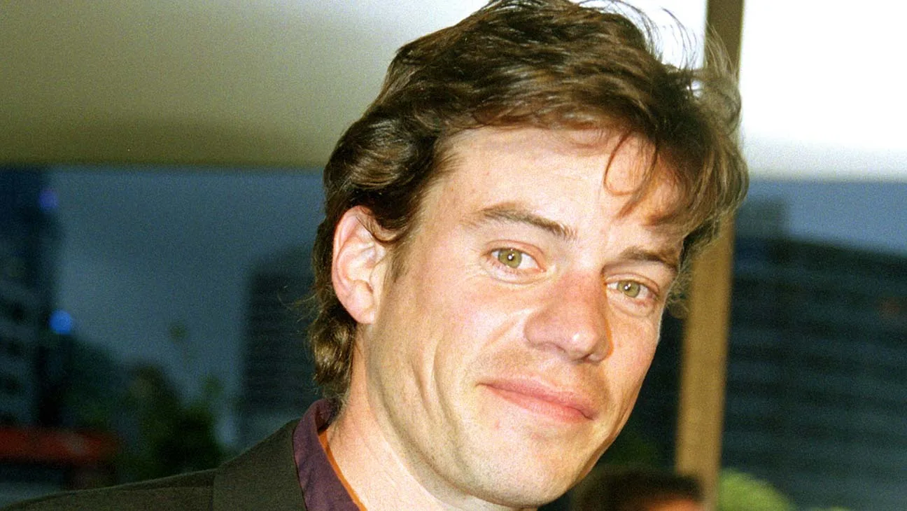 SYDNEY, AUSTRALIA – NOVEMBER 07: Australian actor Tom Long arrives for the 2001 Inside Film Awards at Wharf 8 on November 07, 2001 in Sydney, Australia. (Photo by Peter Carrette Archive/Getty Images)