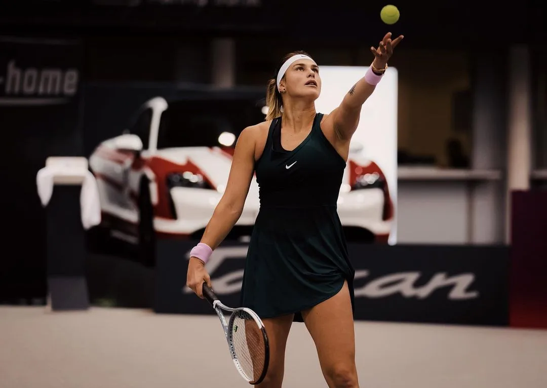 Sabalenka e Kudermetova passam pelas semifinais e vão disputar título em Abu Dabi