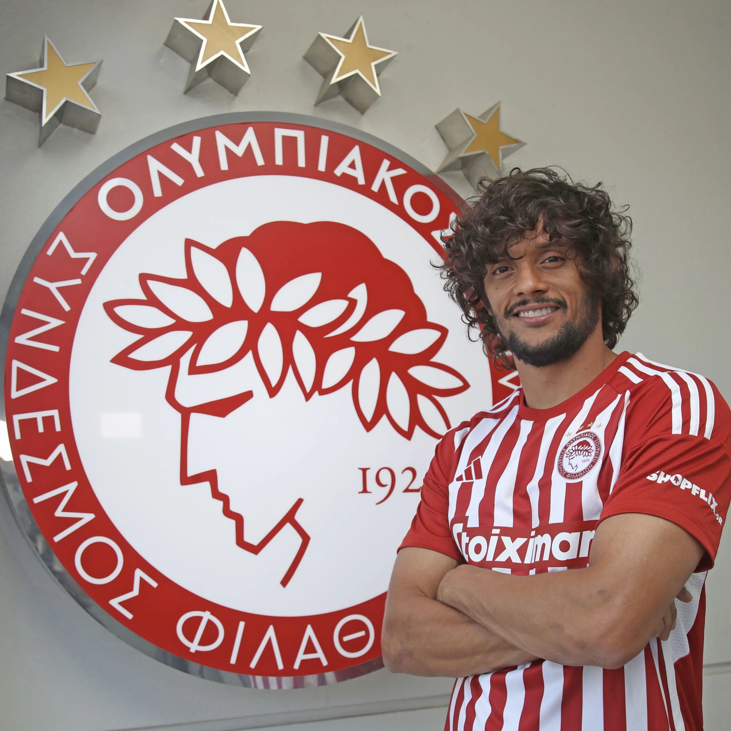 Scarpa é emprestado ao Olympiacos após fracassar no Nottingham Forest