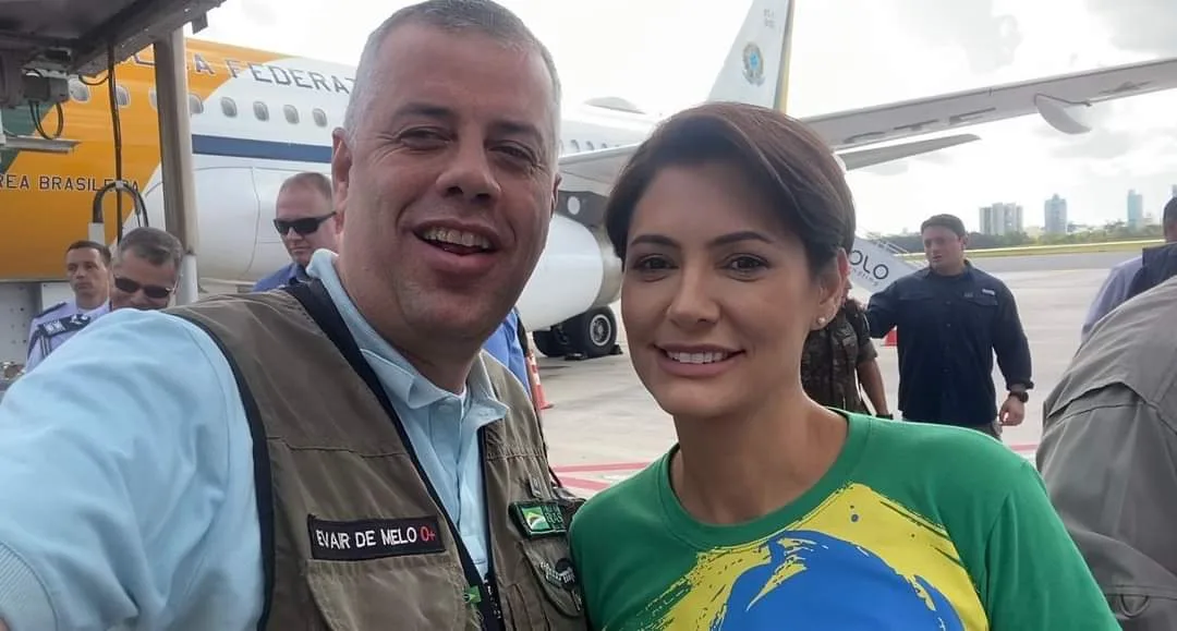 Michelle Bolsonaro chega ao ES para evento de campanha