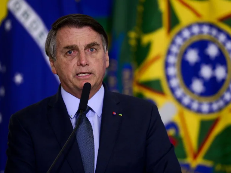 O presidente Jair Bolsonaro durante cerimônia de posse do ministro da Saúde, Eduardo Pazuello, no Palácio do Planalto.