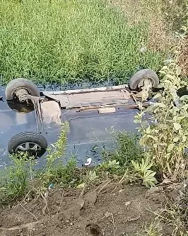 Homem morre após carro cai em valão de Cariacica