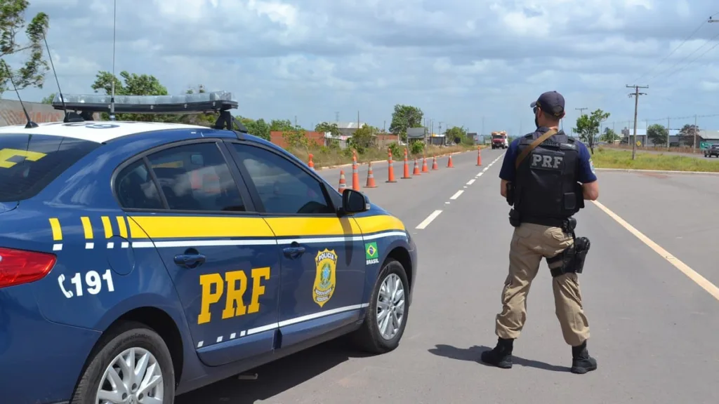 PRF lança concurso com 1,5 mil vagas e salário de R$ 9,8 mil