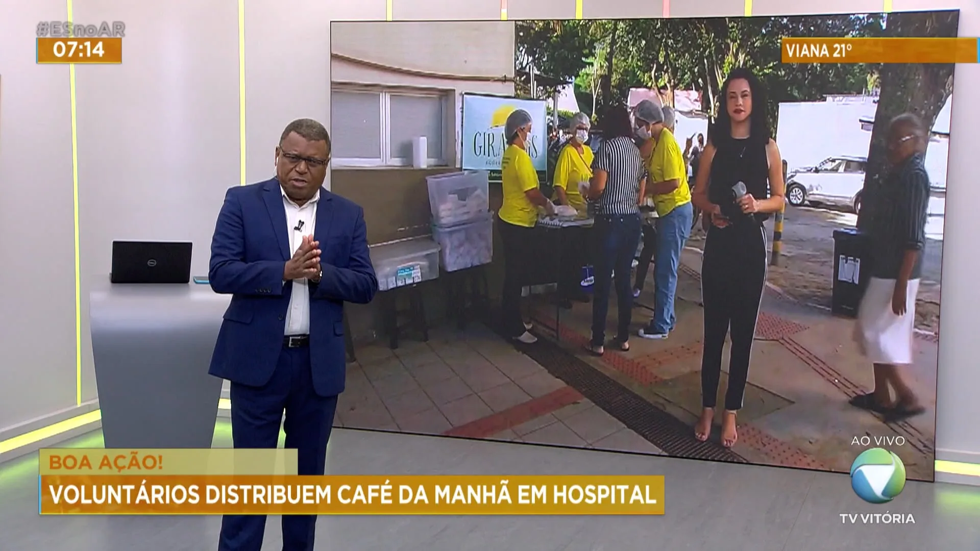 Voluntários distribuem café da manhã em hospital